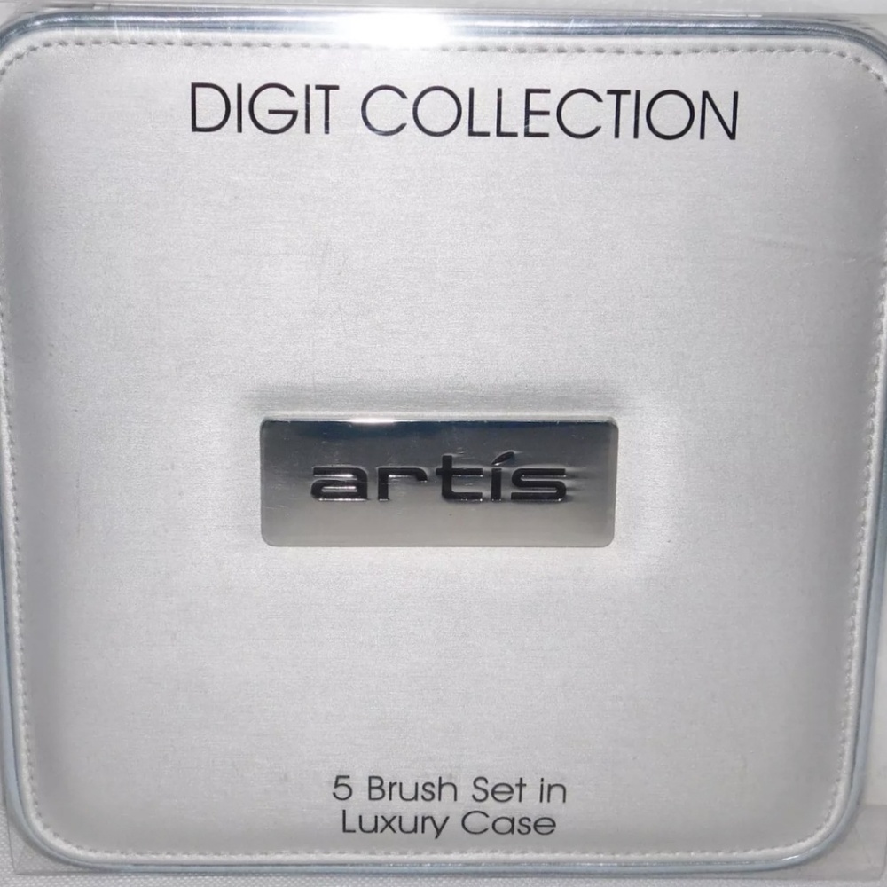 Artis brushes